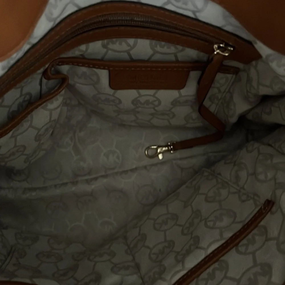 Michael Kors large leather satchel - Picture 3 of 5